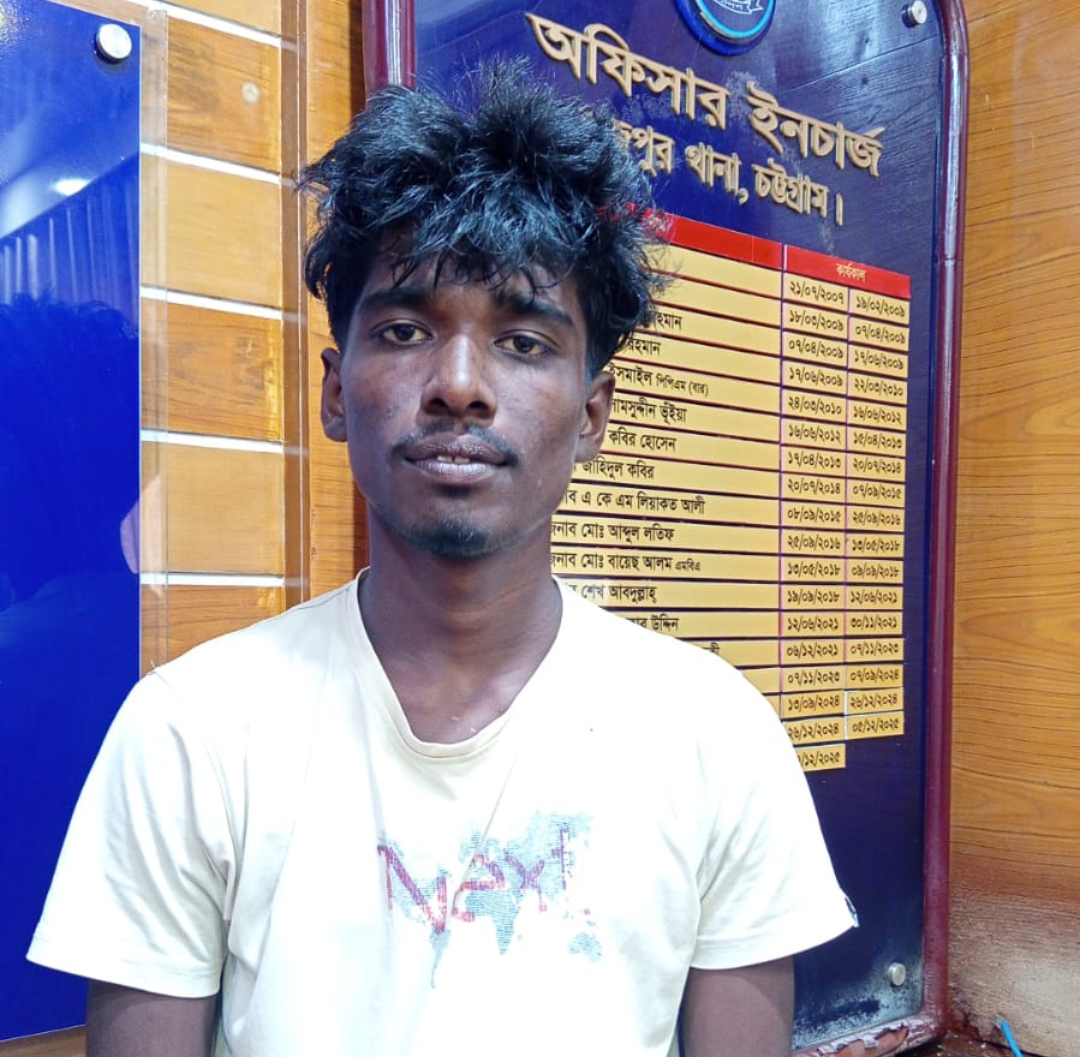 ফটিকছড়িতে ৪ লাখ ভোল্টের টাওয়ার থেকে অক্ষত যুবক উদ্ধার