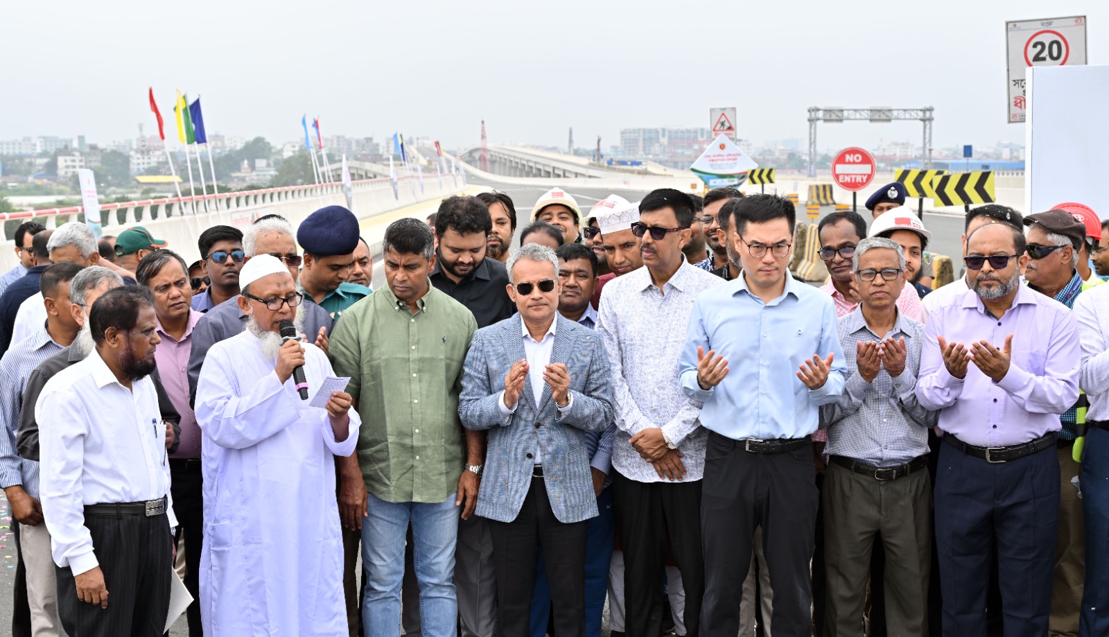 ধউর-আশুলিয়ার দুই সার্ভিস সেতু চালু, গতি পাবে যোগাযোগ ও অর্থনীতি: শেখ রবিউল আলম