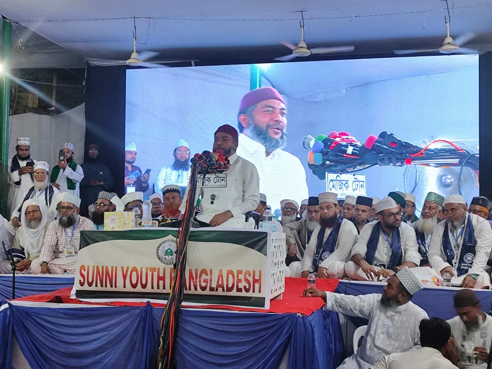 কুমিল্লায় মাওলিদুন্নবী (সা.) সেলিব্রেশন ২০২৬, টাউন হল মাঠে লাখো মানুষের সমাগম, উপস্থিত পীর-মাশায়েখ