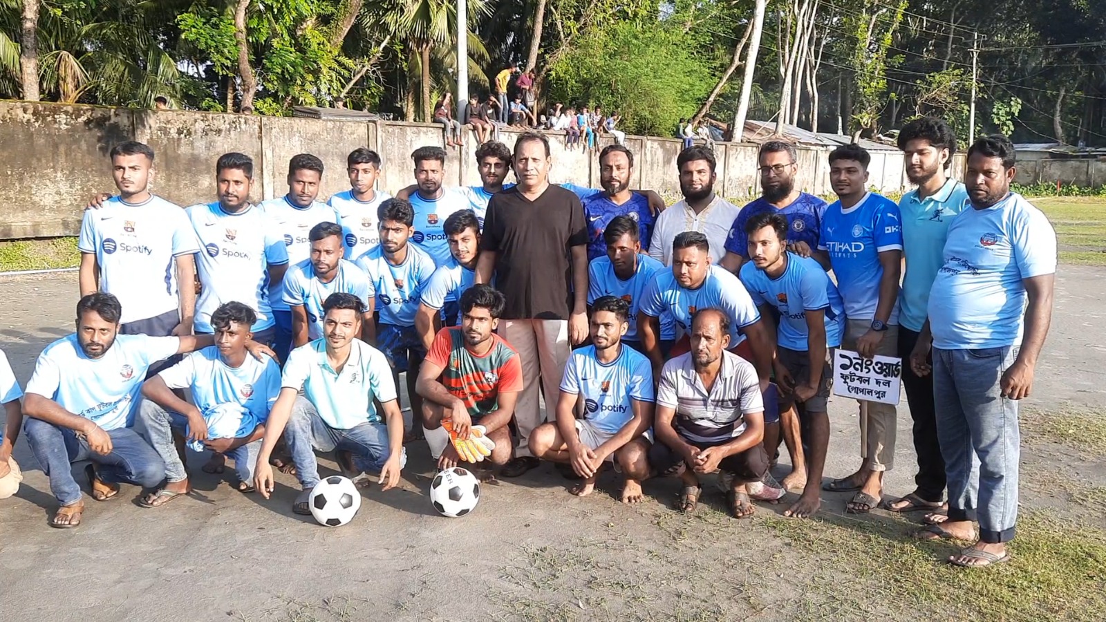 কচুয়া গোপালপুরে ৮ দলীয় ওয়ার্ড কাপ ফুটবল প্রতিযোগিতার জমকালো উদ্বোধন।