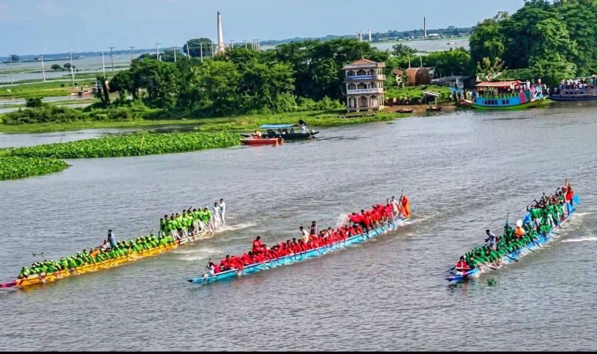 তিতাস নদীতে তিন বছর পর জমজমাট নৌকা বাইচ অনুষ্ঠিত, বিজয়ী শাপলা বয়েজ ক্লাব