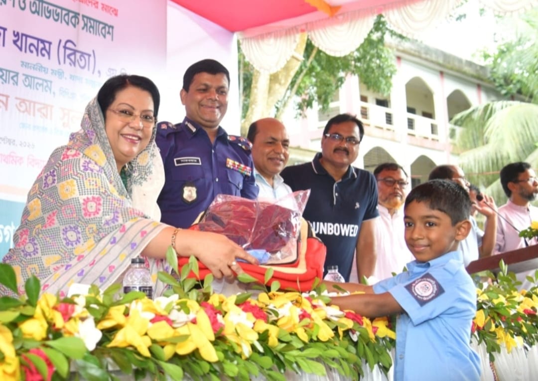 আর্থিক অসচ্ছলতায় কোনো শিশু শিক্ষা থেকে বঞ্চিত হবে না, মানিকগঞ্জে খাদ্যমন্ত্রী আফরোজা খানম