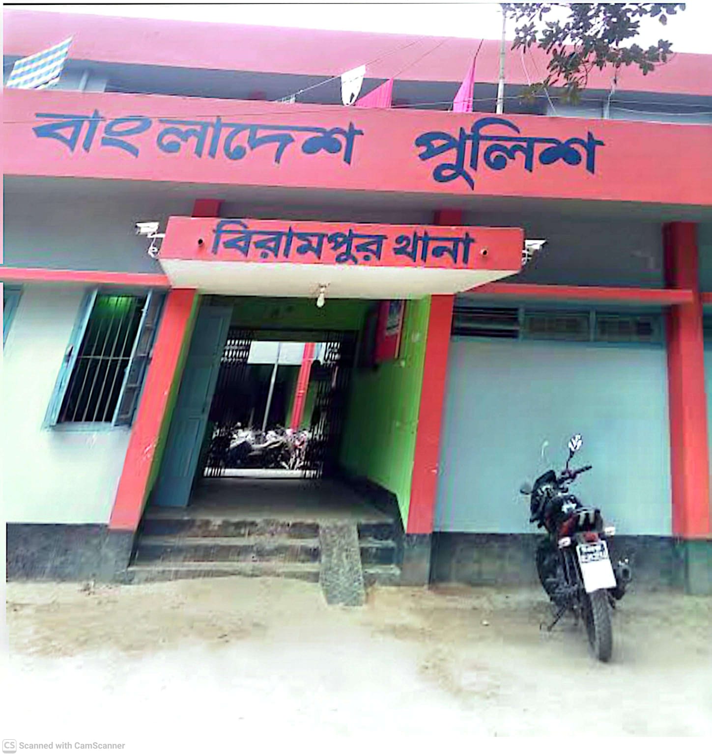 দিনাজপুরের বিরামপুরে প্রেমের সম্পর্ক ঘিরে বিরোধ,তরুণীর ওপর মারধরের অভিযোগ; ঘটনায় মামলা